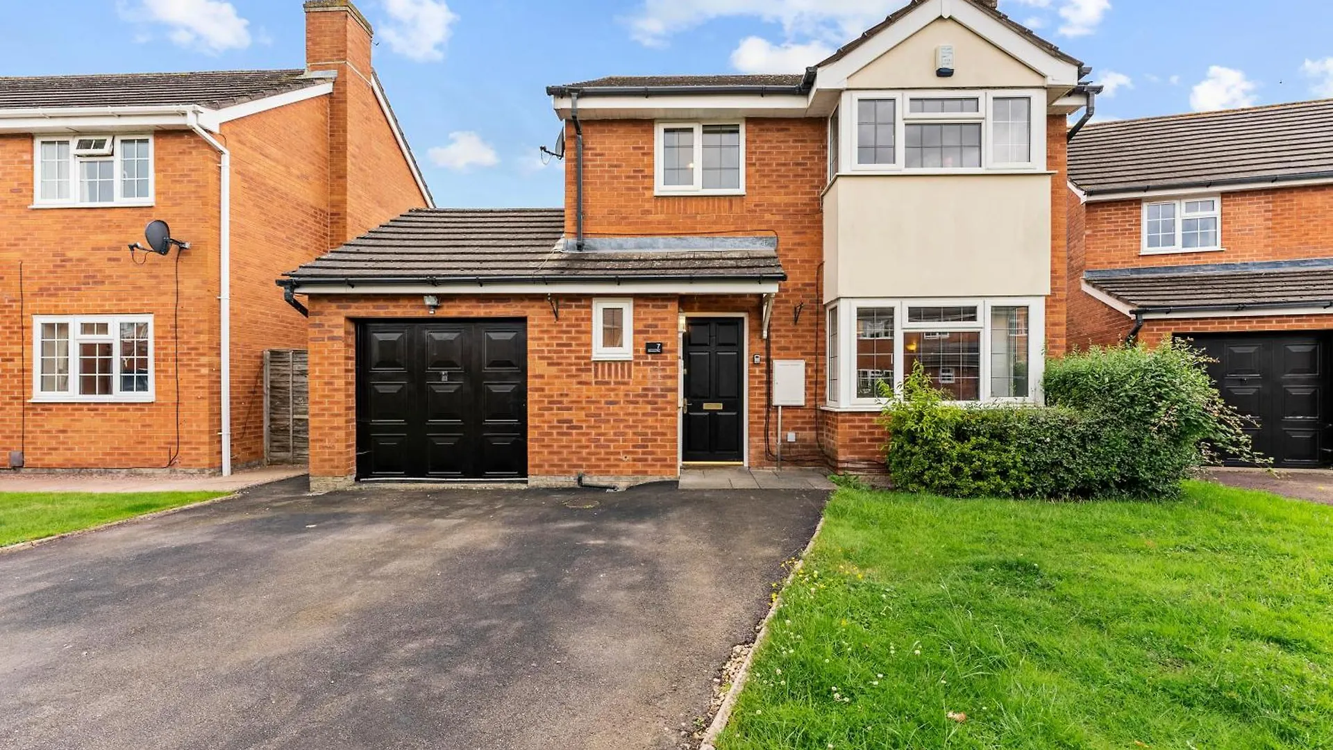 Holiday home Spacious 5-Bedroom Home In Cheltenham GLOUCESTERSHIRE
