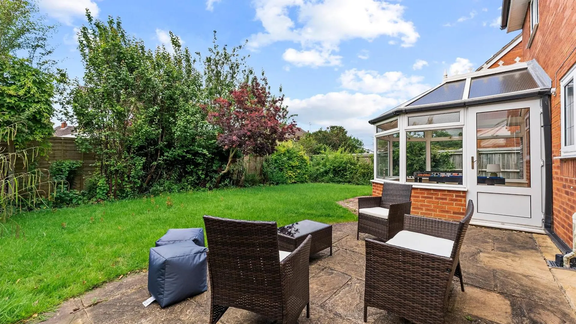 Holiday home Spacious 5-Bedroom Home In Cheltenham GLOUCESTERSHIRE