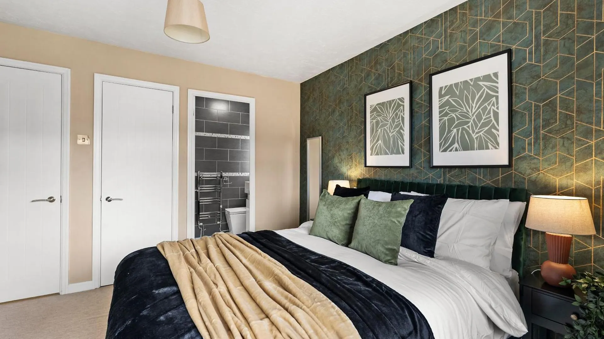 Spacious 5-Bedroom Home In Cheltenham GLOUCESTERSHIRE United Kingdom